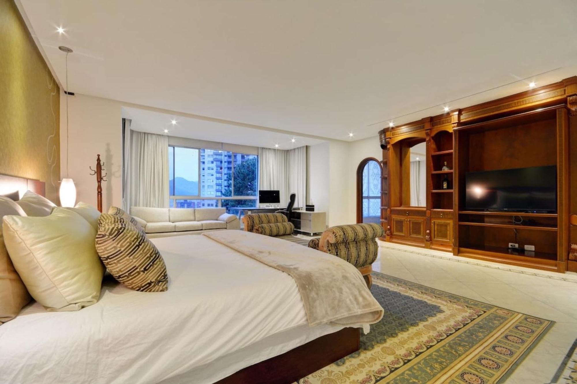Stunning Luxury Penthouse With And Concierge Apartment