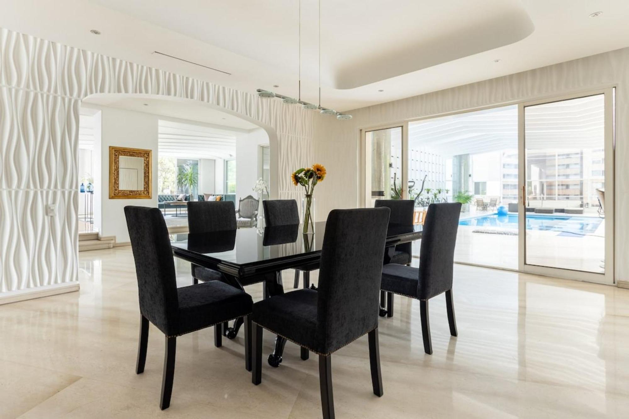 Stunning Luxury Penthouse With And Concierge