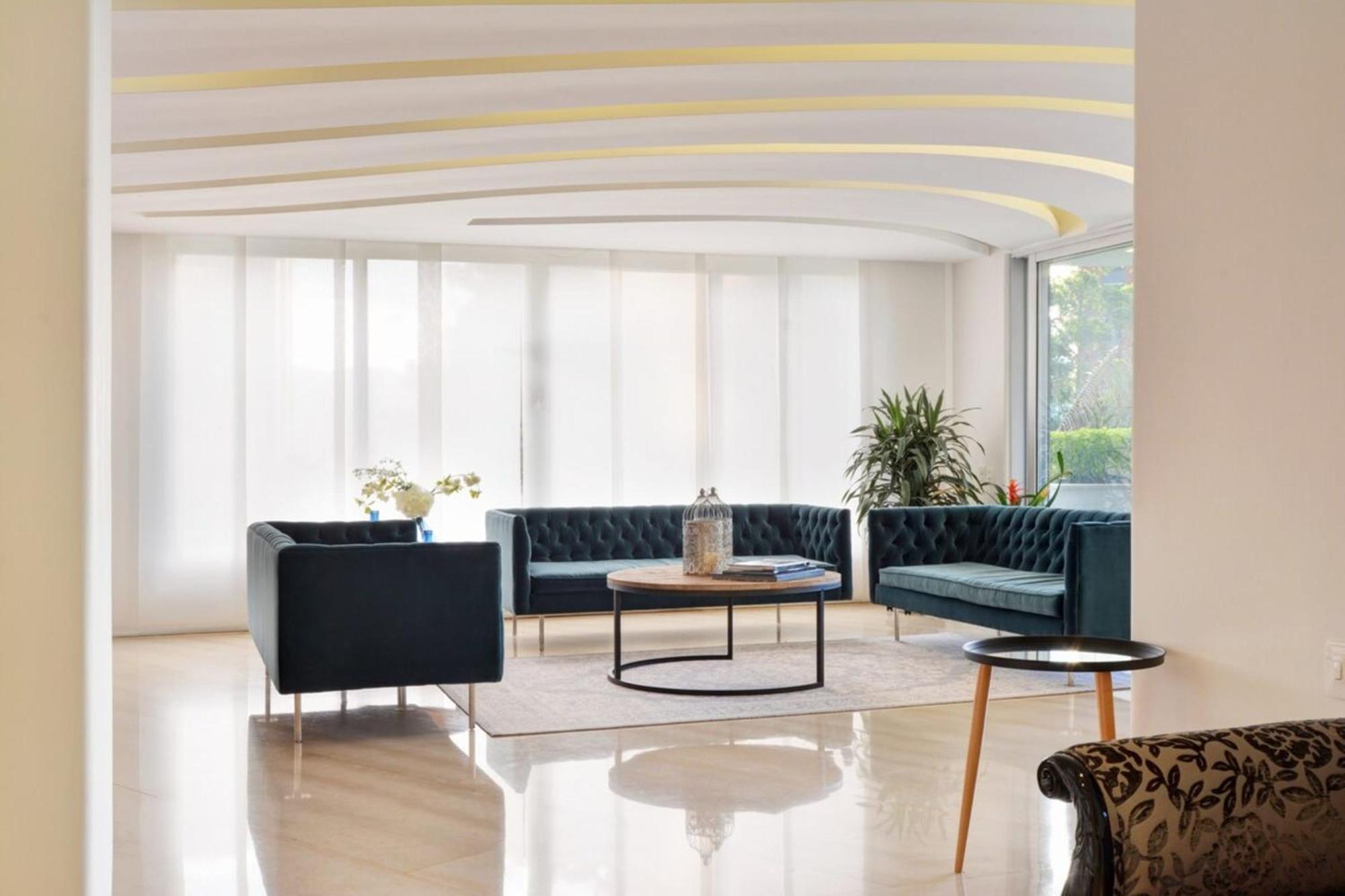 Stunning Luxury Penthouse With And Concierge