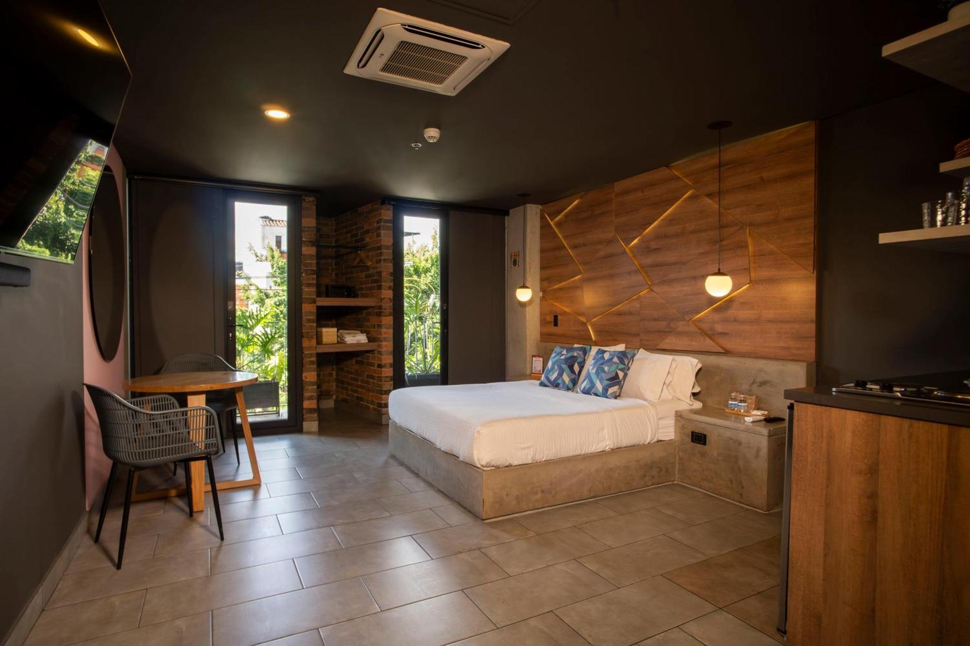 Patios Cool Living Hotel Medellin