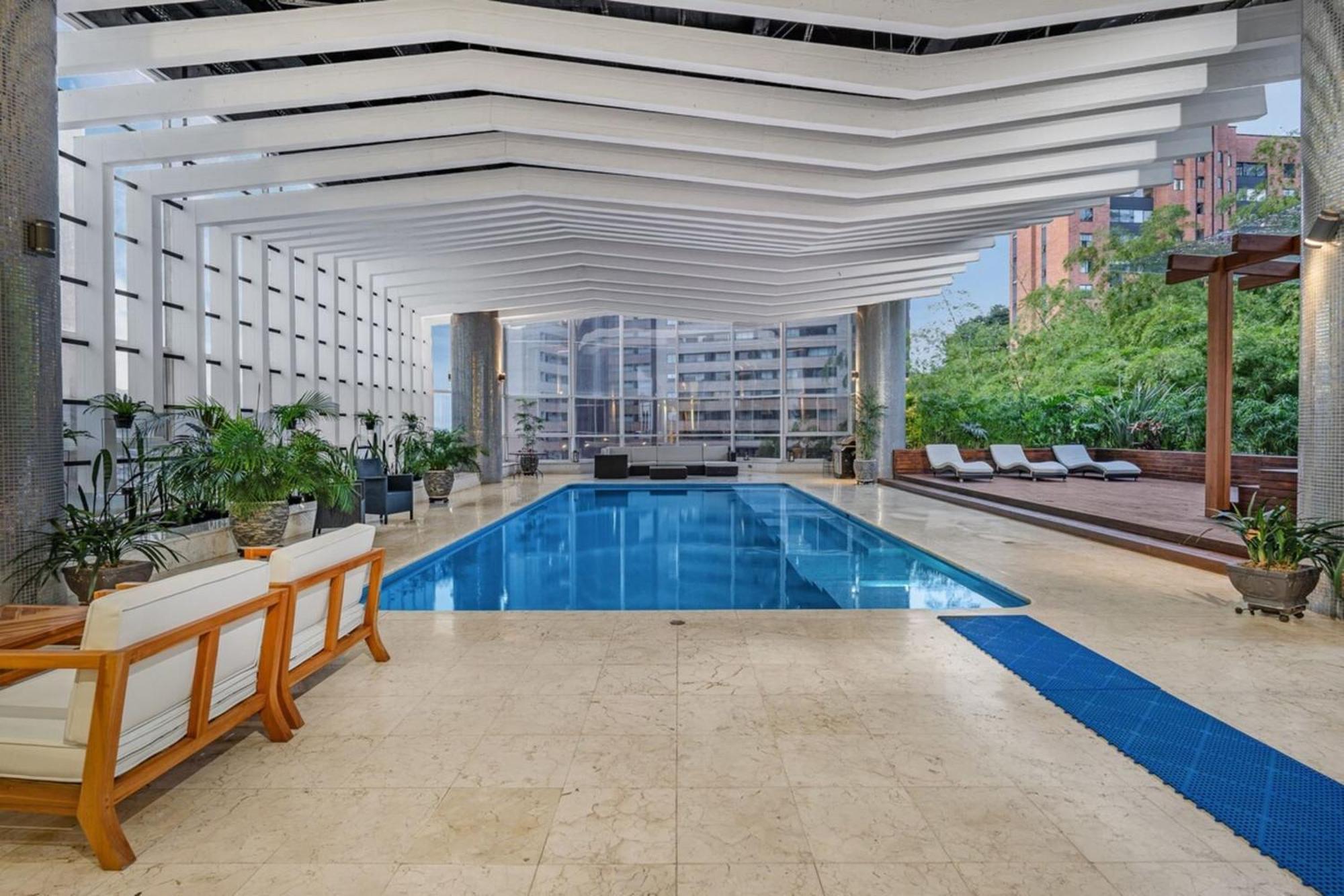 Stunning Luxury Penthouse With And Concierge *