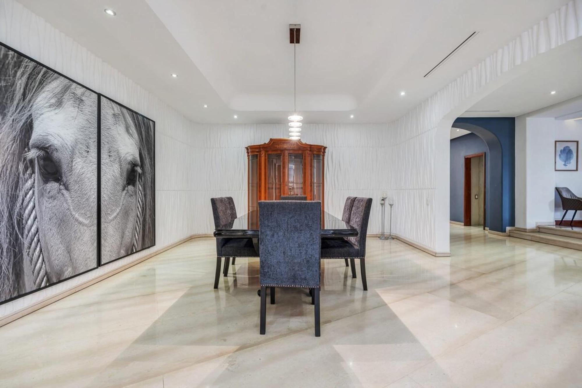 Stunning Luxury Penthouse With And Concierge Medellín