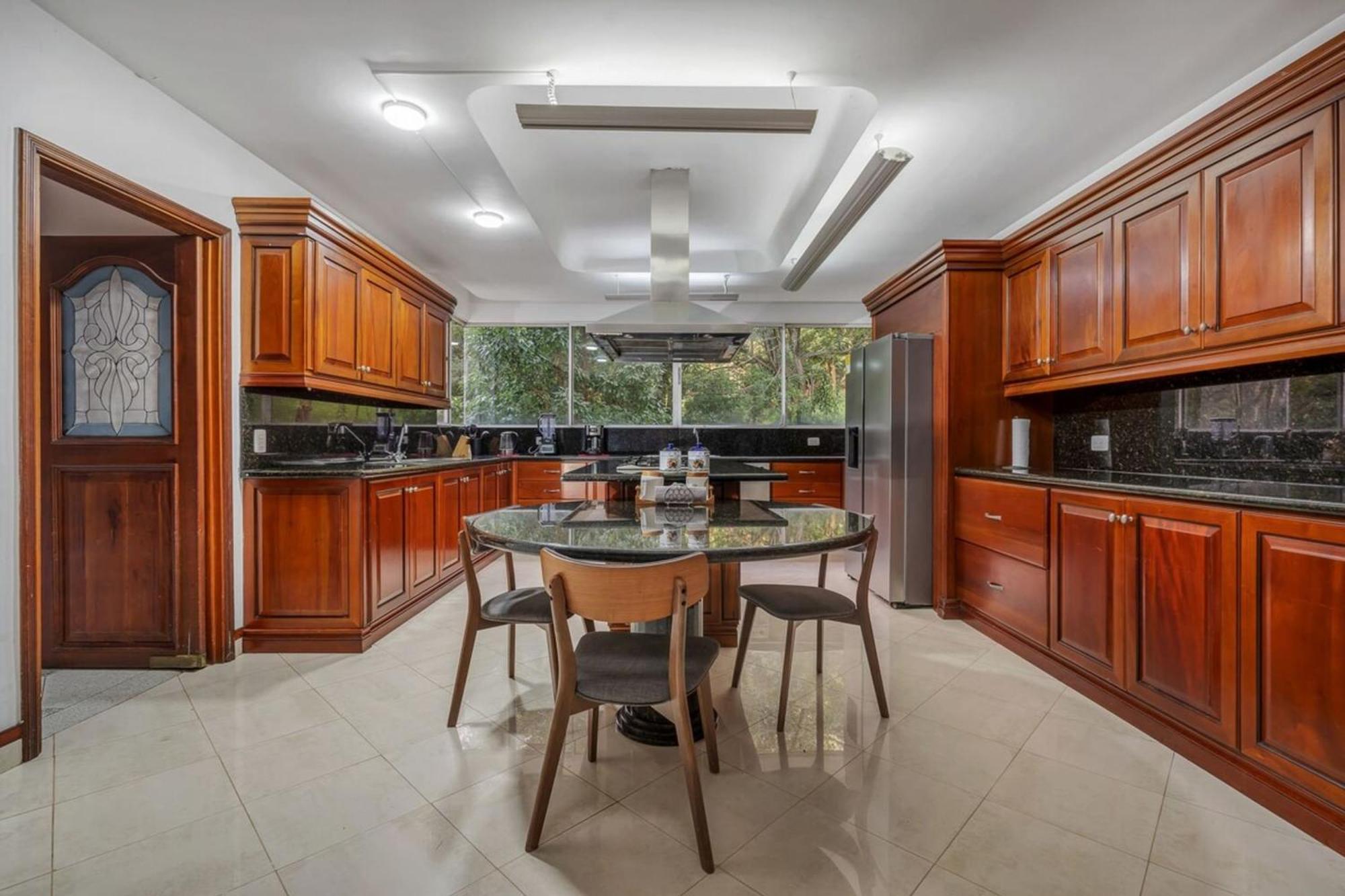 Stunning Luxury Penthouse With And Concierge Apartment