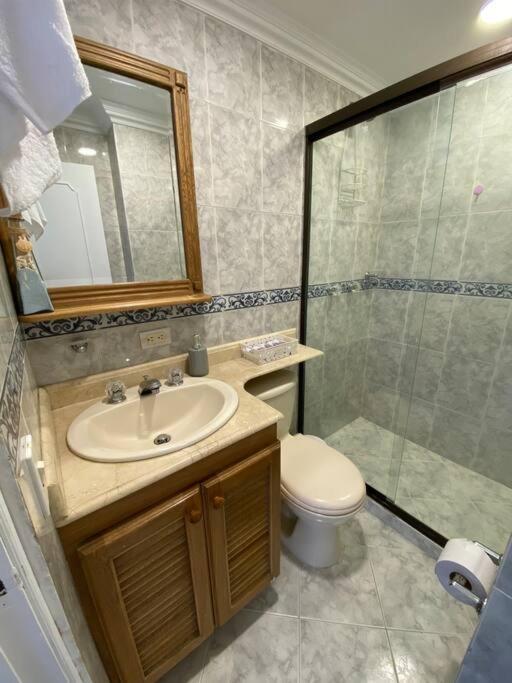 Apartment Laureles Excelente Ubicacion La 70 Estadio, Cerca Al Poblado *