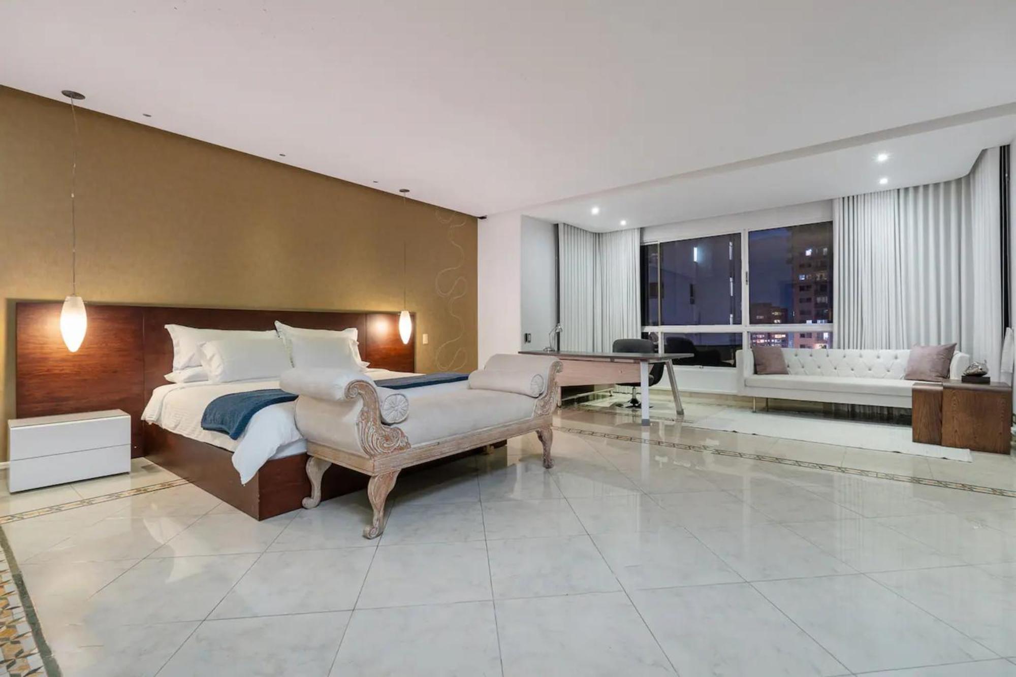 Stunning Luxury Penthouse With And Concierge Medellín
