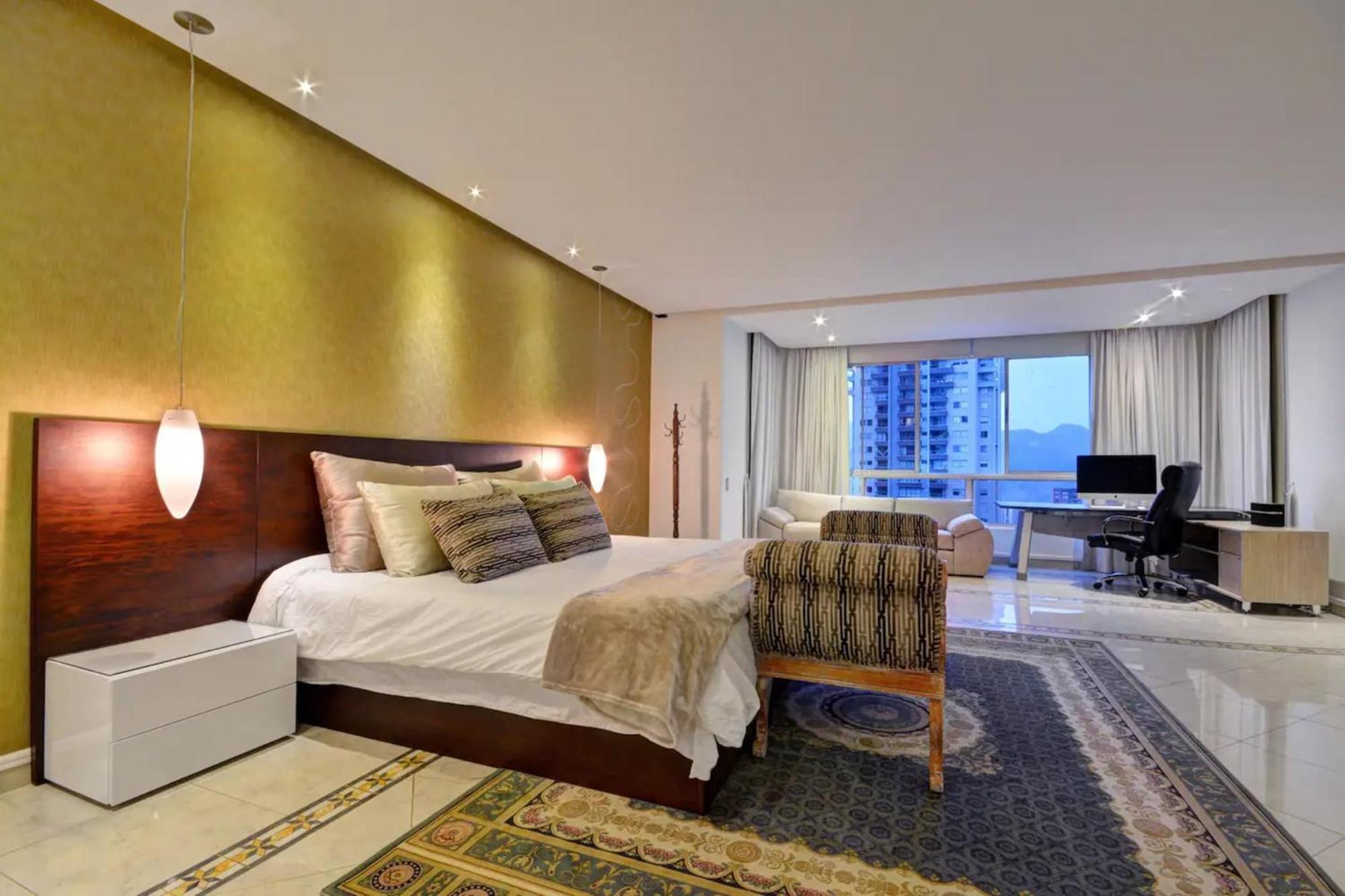 Stunning Luxury Penthouse With And Concierge