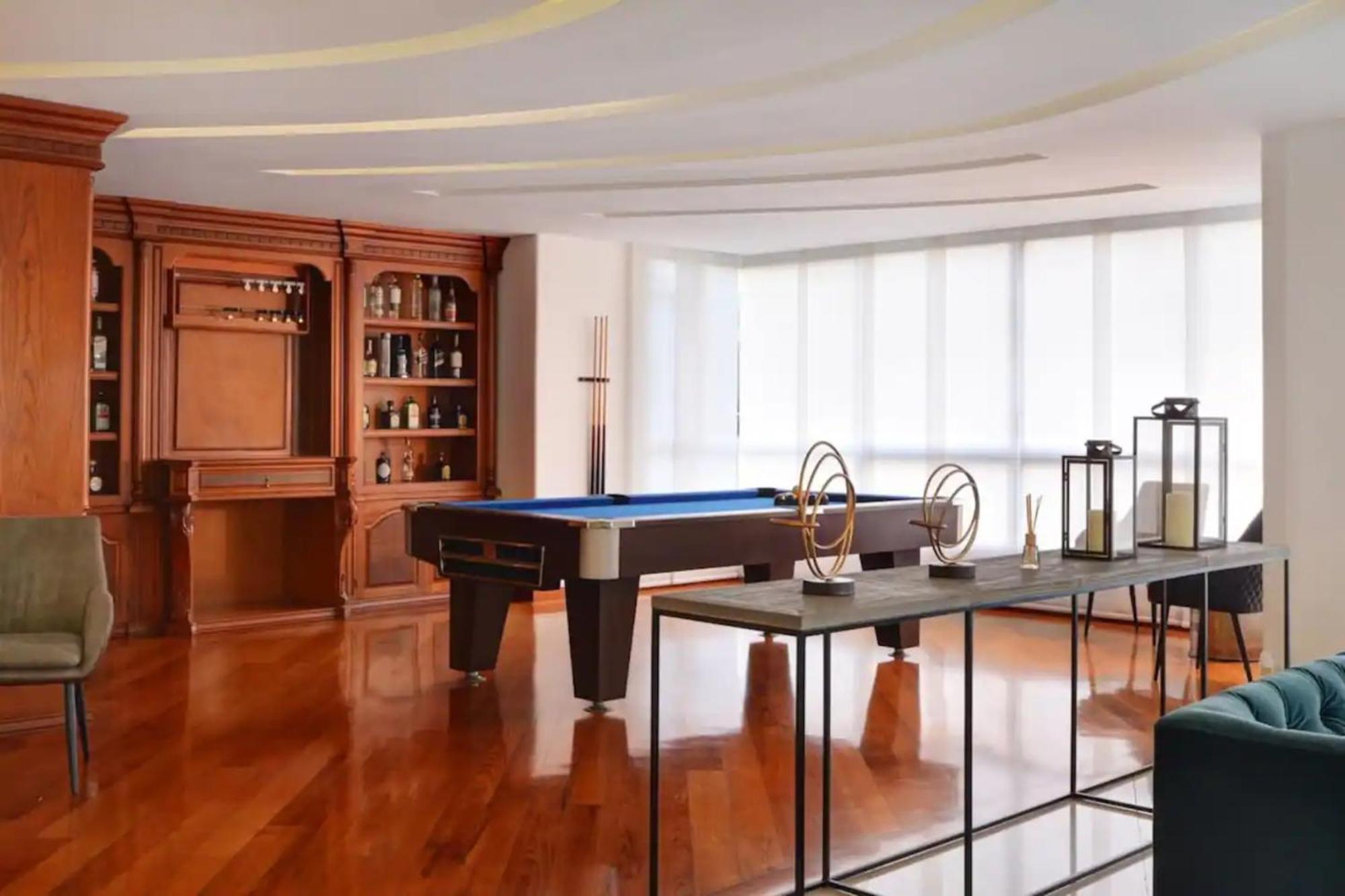 Stunning Luxury Penthouse With And Concierge