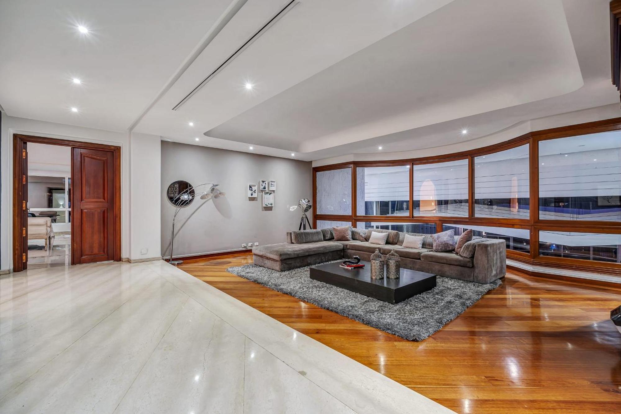 Stunning Luxury Penthouse With And Concierge Apartamento
