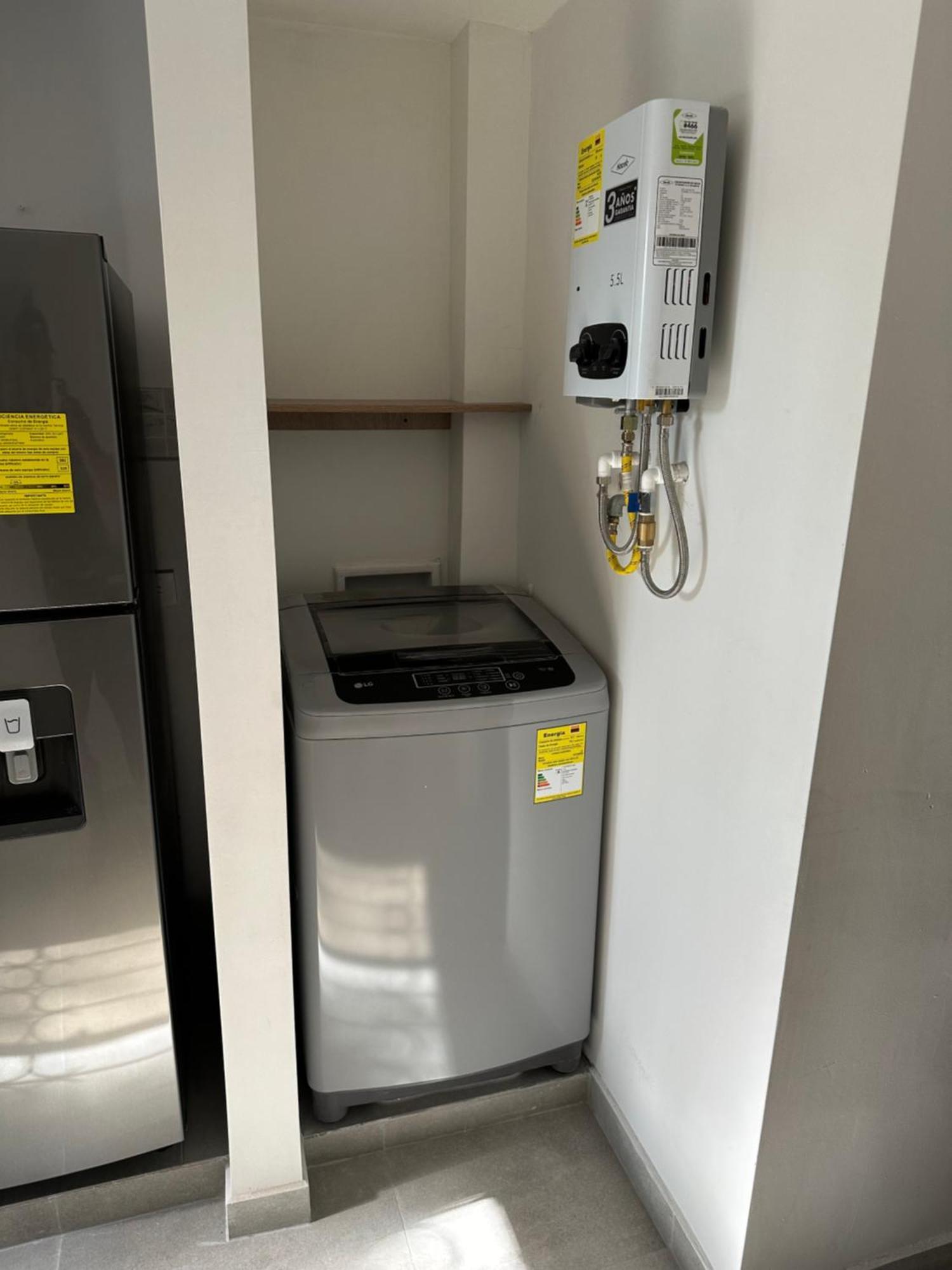 Con Vista Boscosa Y Parking En Buenos Aires, Apartamento Medellín