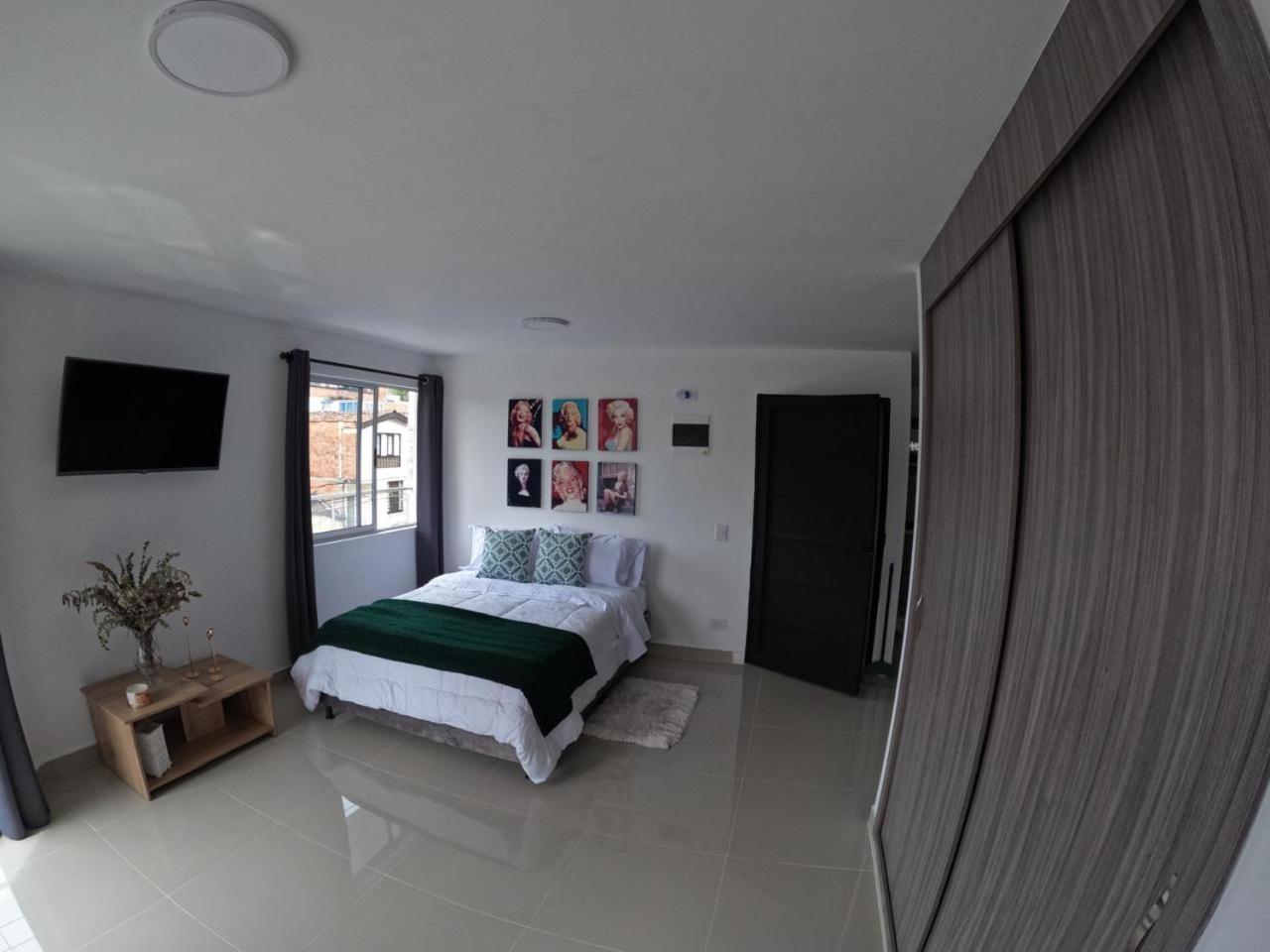 Hermoso Loft Cerca Al Poblado Y Al Metro Medellin