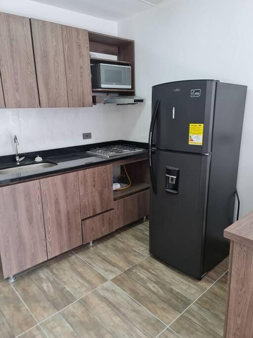 Rg33 Apartasuites 3 Hab 4b * Medellin