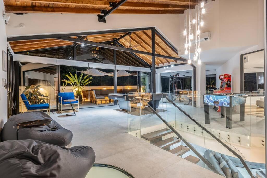 Private Sauna Jacuzzi Billiard Gym Luxury Retreat Apartment