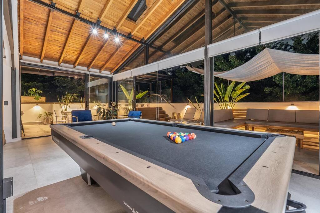 Private Sauna Jacuzzi Billiard Gym Luxury Retreat Apartment