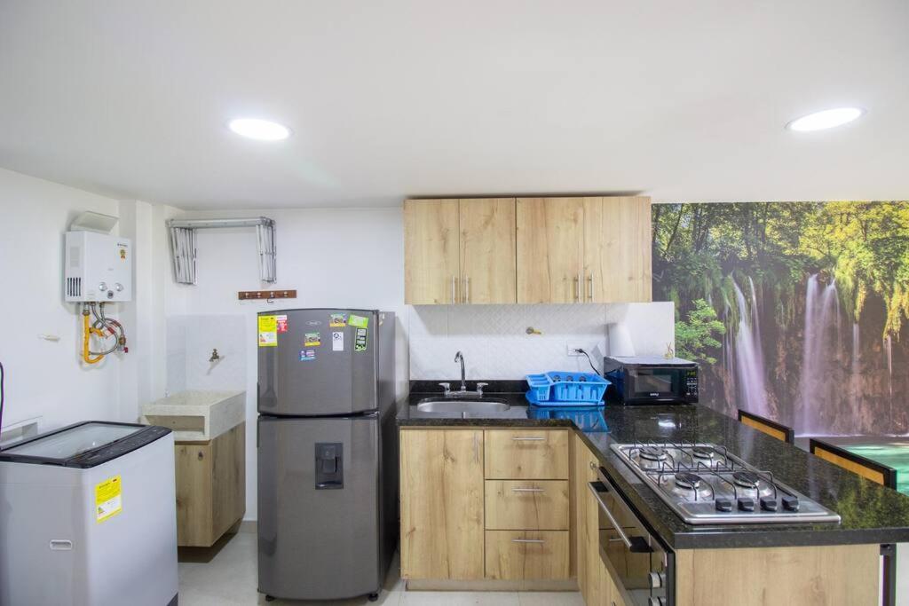 Estudio De Lujo Cerca Al Estadio Atanasio Girardot 201 Apartment