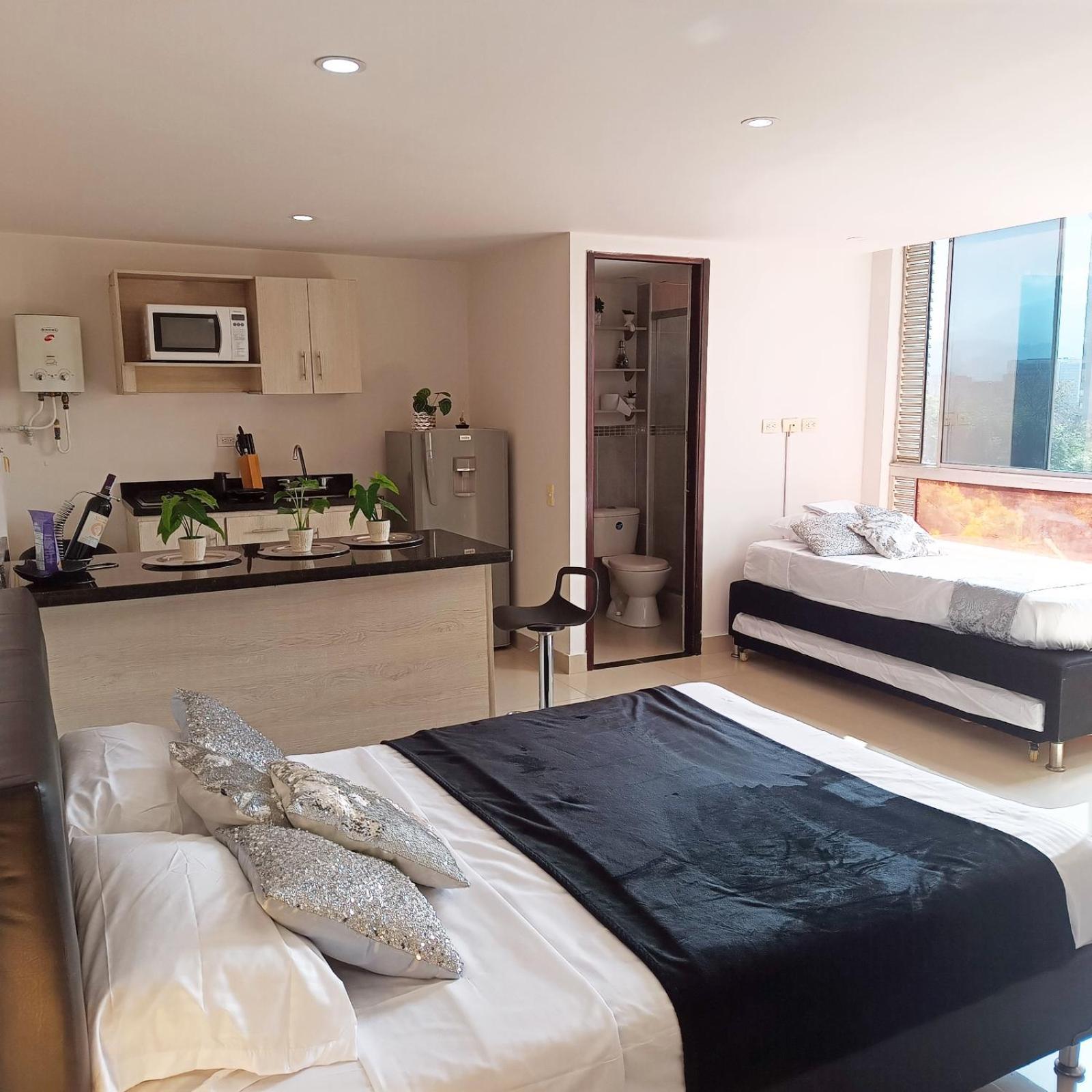 207 Apartasuite Poblado 1 Hasta 5 Personas * Medellin
