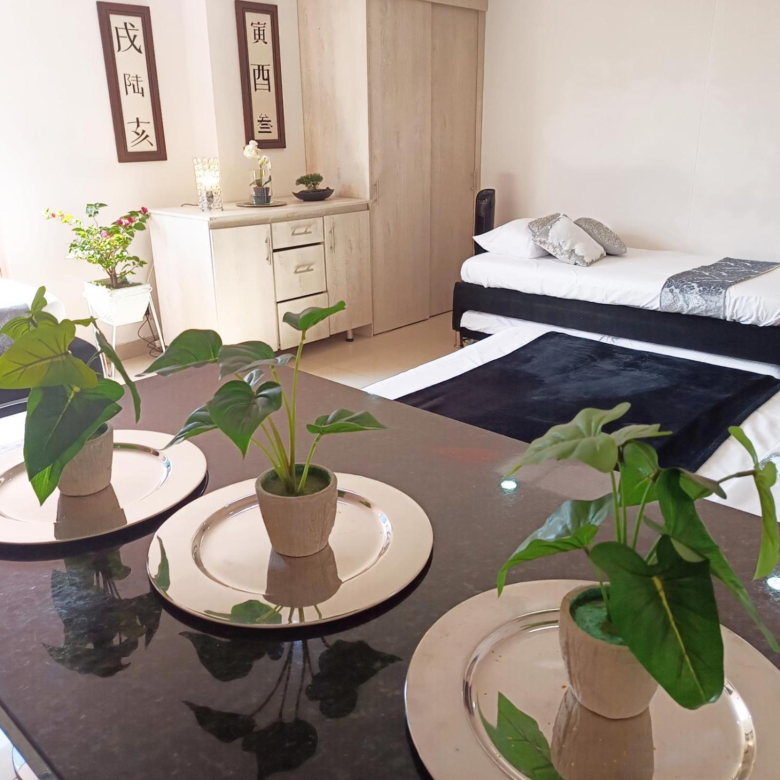 207 Apartasuite Poblado 1 Hasta 5 Personas * Medellin