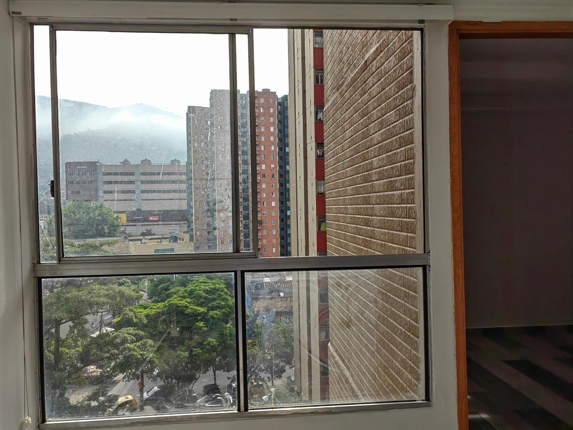 Cerca A La Estacion Hospital * Medellin