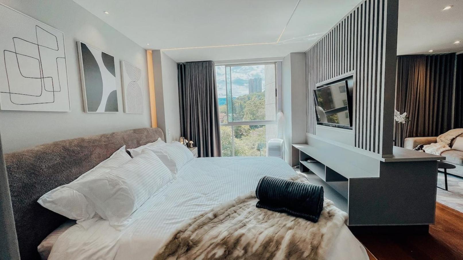 Amazing Luxury 1 Bedroom Gym & Pool Provenza 704 *