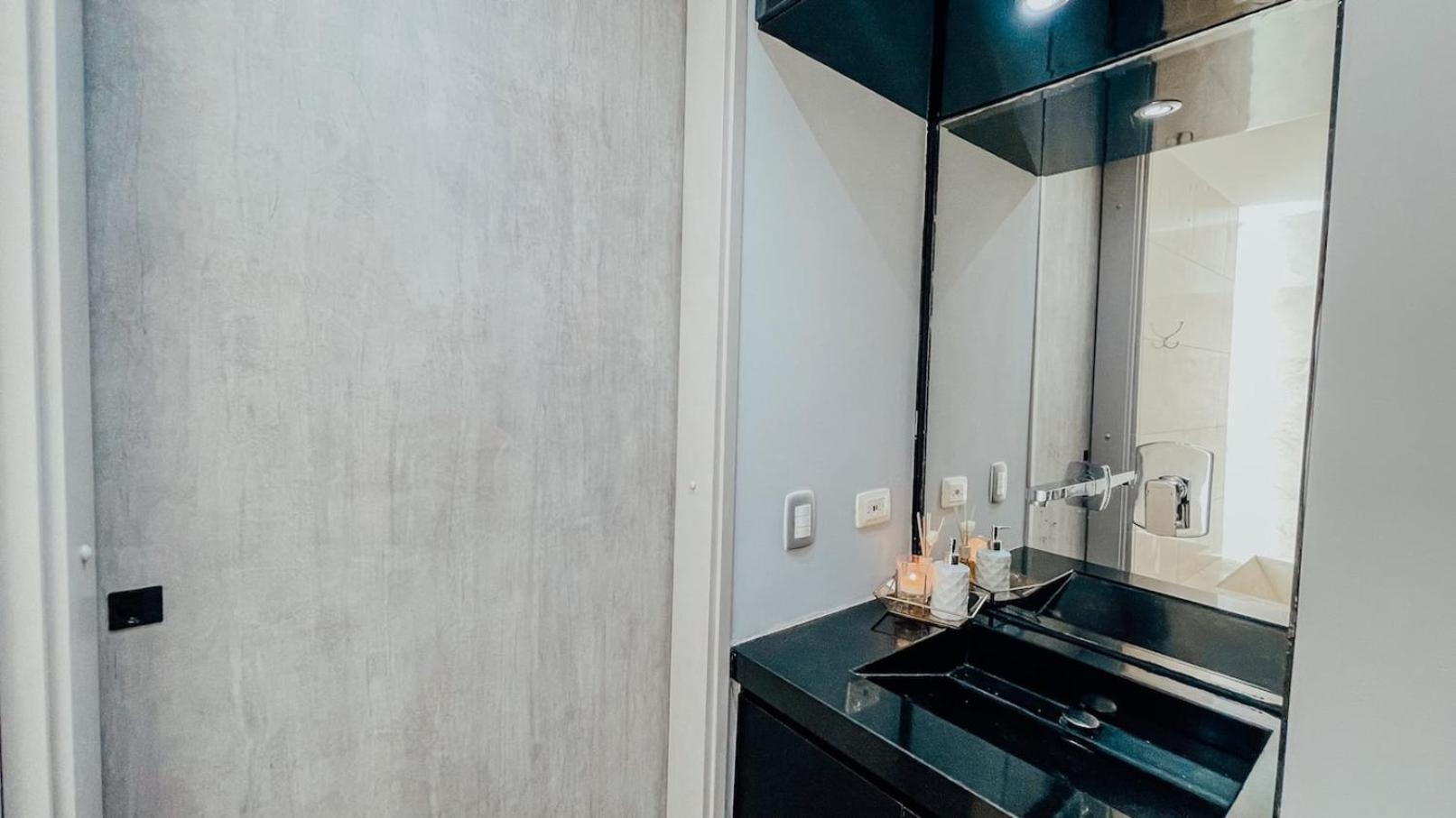 Amazing Luxury 1 Bedroom Gym & Pool Provenza 704 Medellin