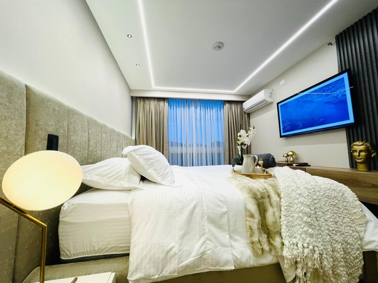 17th Floor 2 Bedrooms Ac Pool & Gym 1704 Apartment *