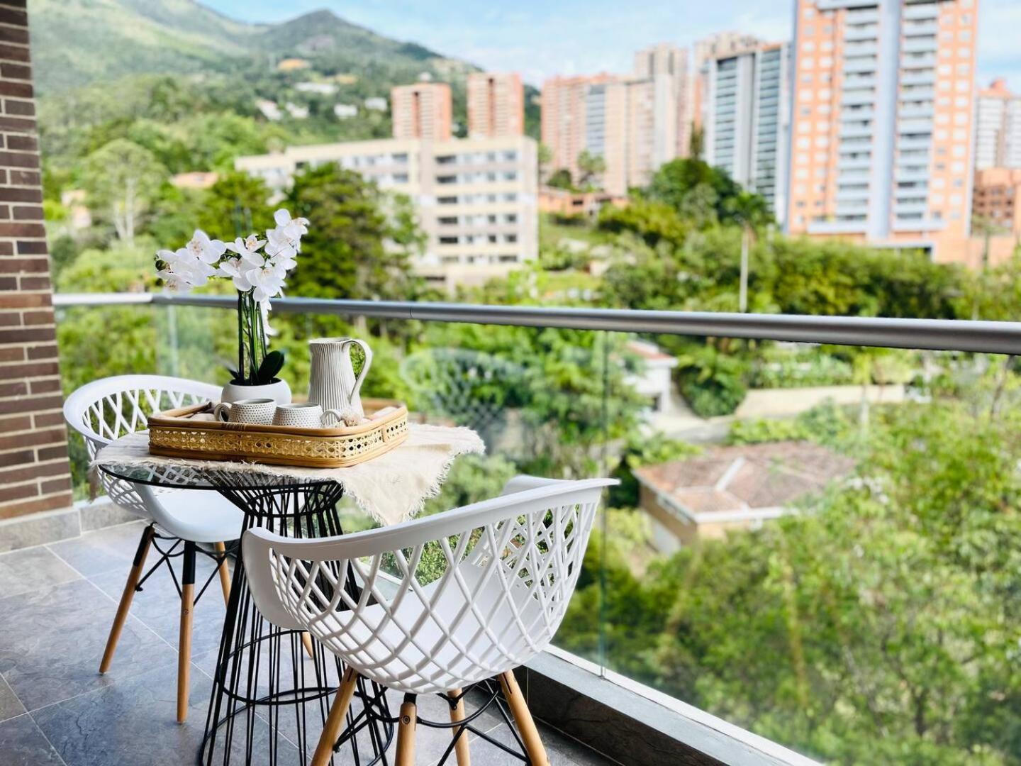 17th Floor 2 Bedrooms Ac Pool & Gym 1704 * Medellin