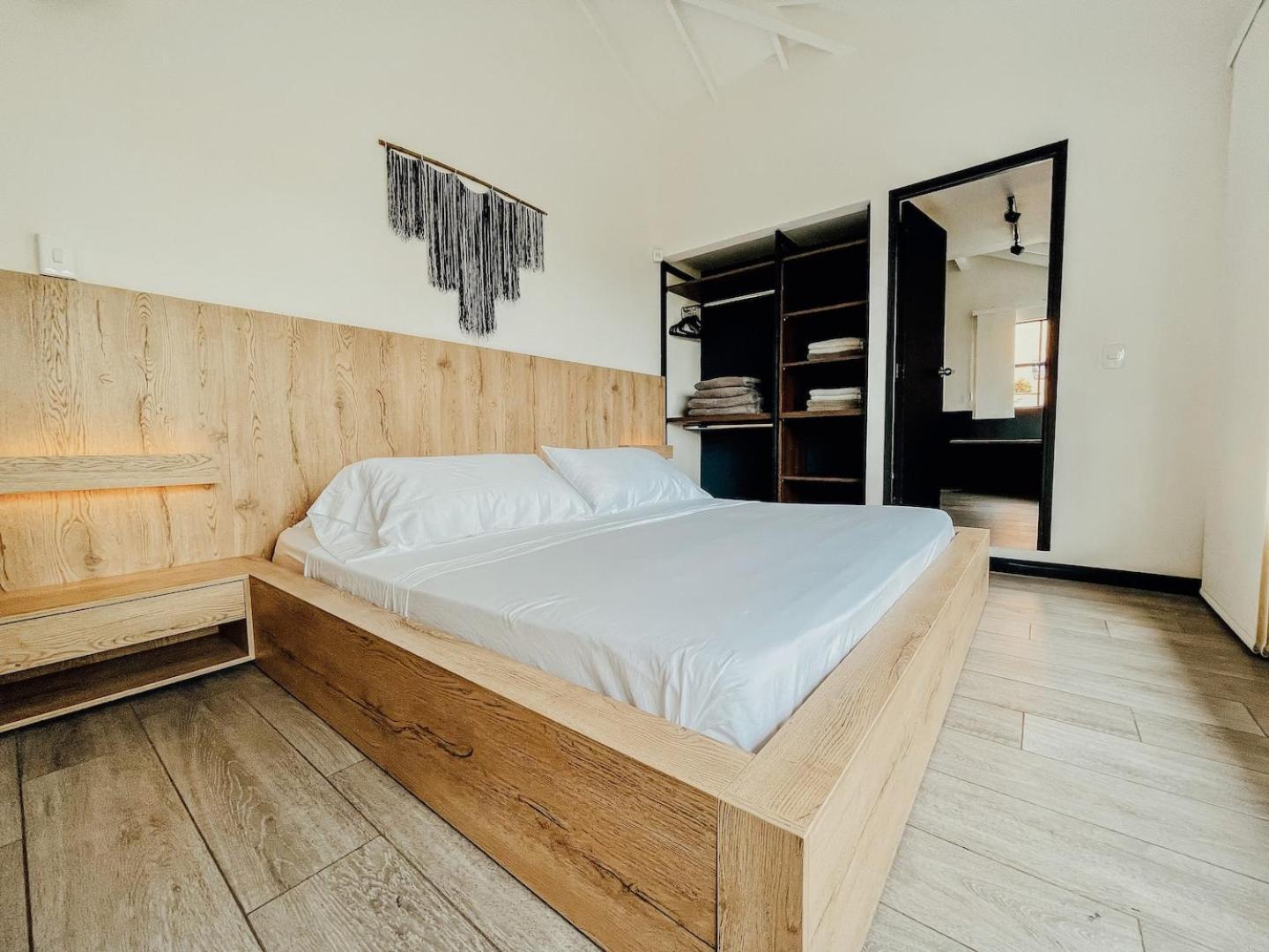 Japandi Style House 3 Bedroom & Bathtub Medellin