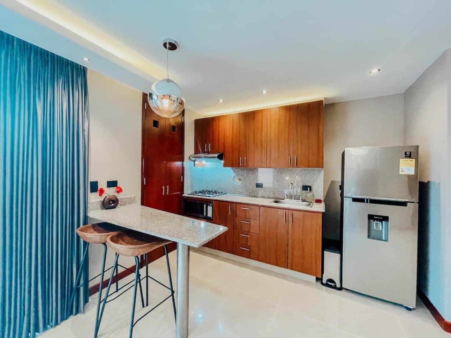 Elegant High Floor 1 Bedroom With Gym & Pool 1202 * Medellin