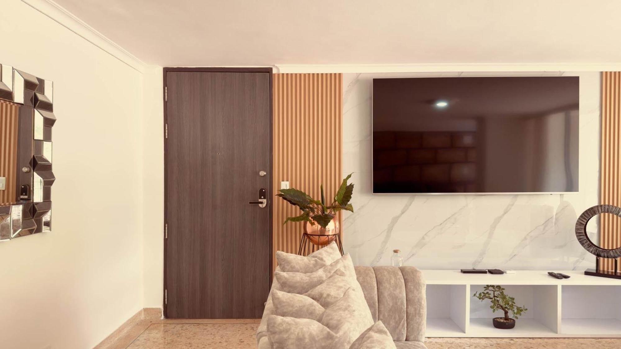 5 Hab, Espacioso, Piscina, Al Lado Del Tesoro! Apartamento Medellín