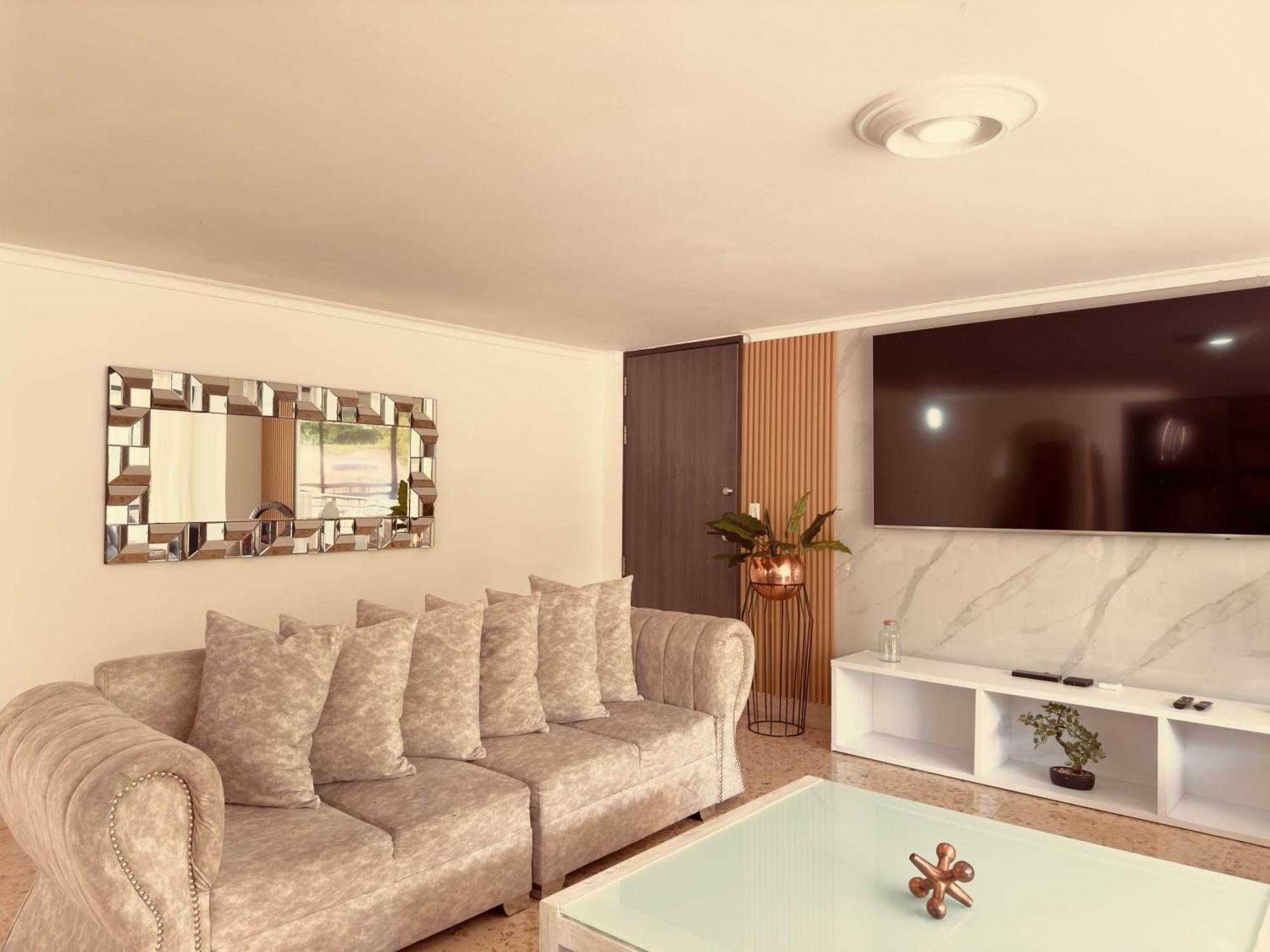5 Hab, Espacioso, Piscina, Al Lado Del Tesoro! Apartamento Medellín