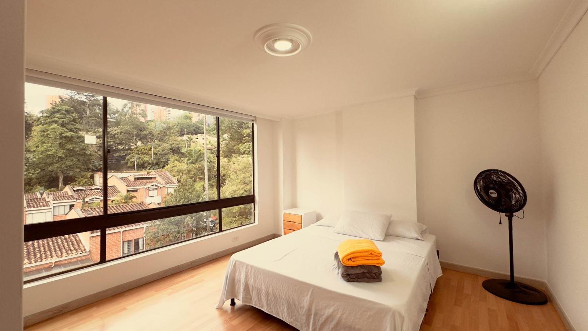 5 Hab, Espacioso, Piscina, Al Lado Del Tesoro! Apartamento Medellín