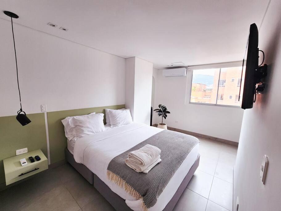 Apartment Penthouse In Heart Of Laureles *