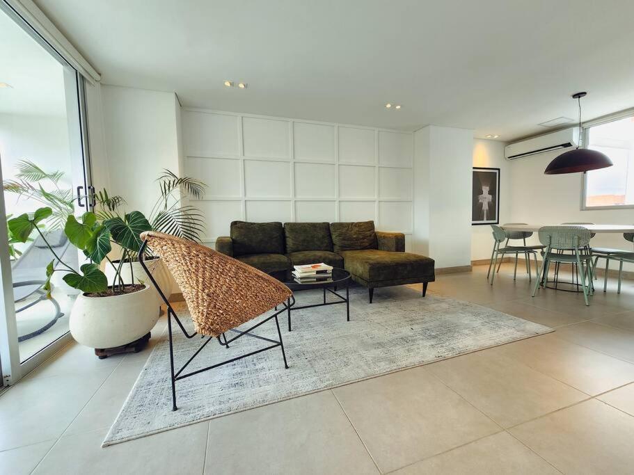 Apartment Penthouse In Heart Of Laureles