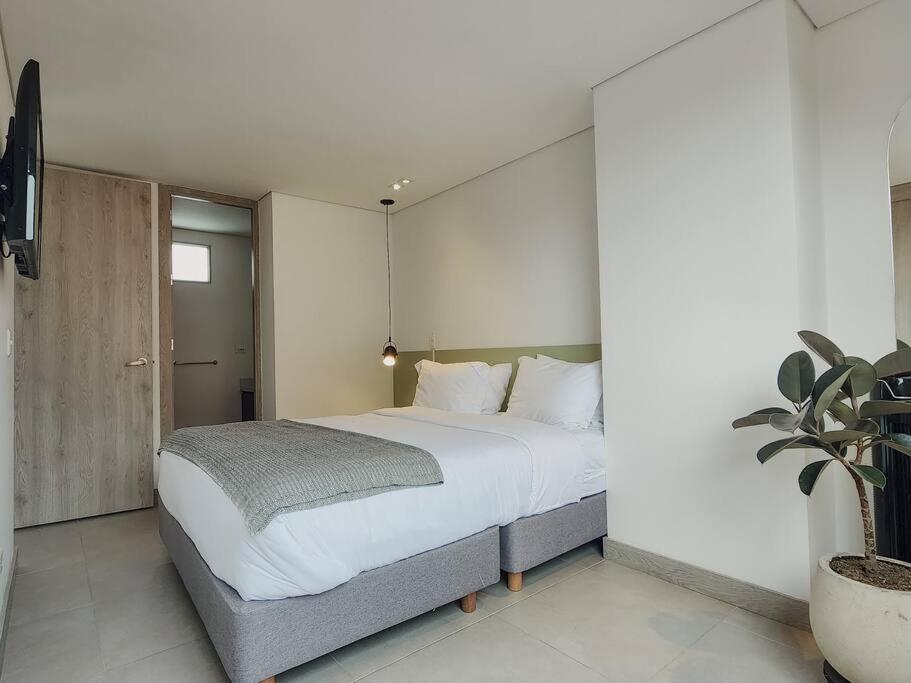 Apartment Penthouse In Heart Of Laureles