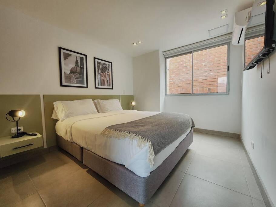 Penthouse In Heart Of Laureles Medellin