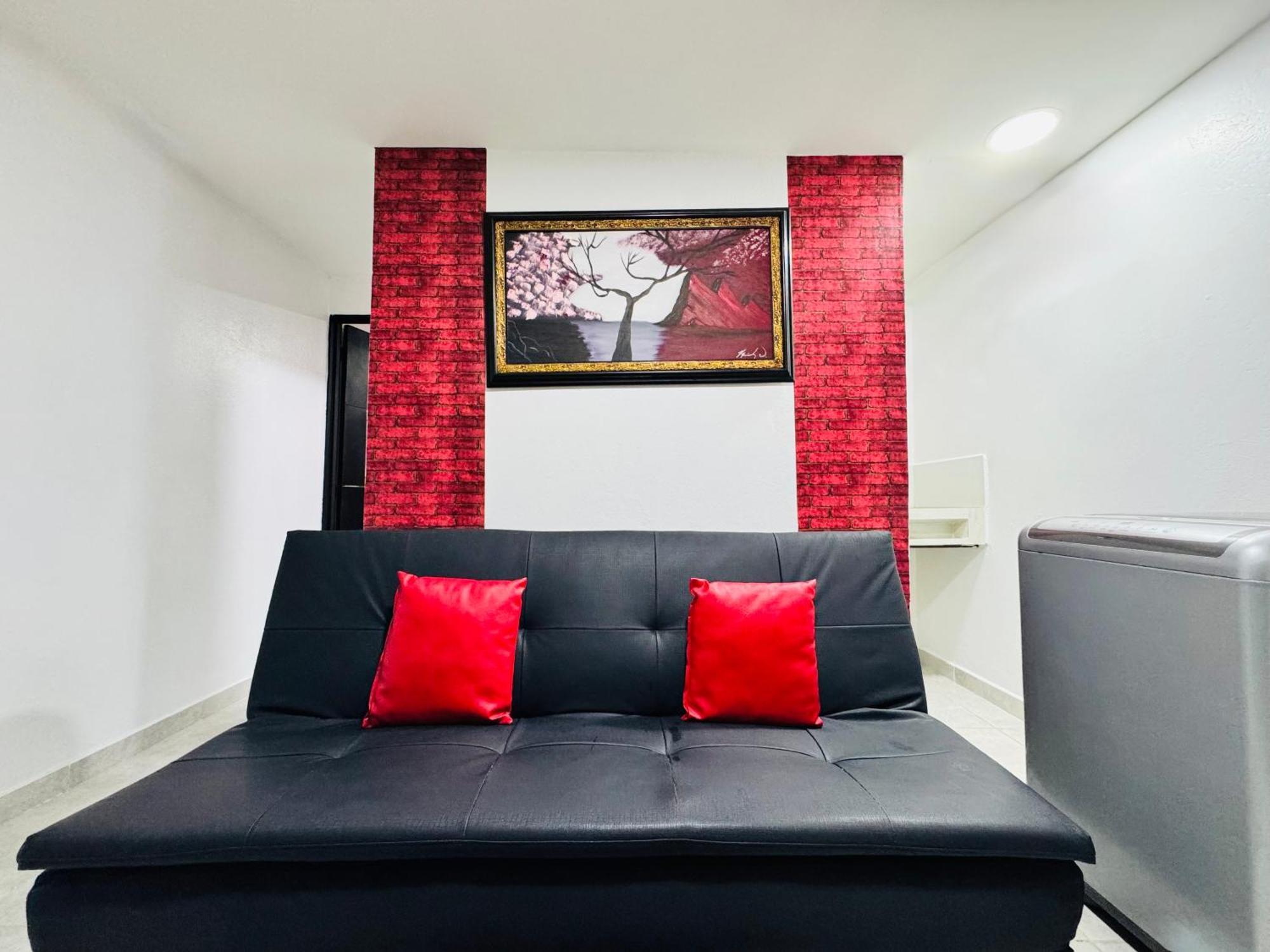 Victory Apartments: Cozy With Wi-fi & Shared Terrace In Apartment Medellin
