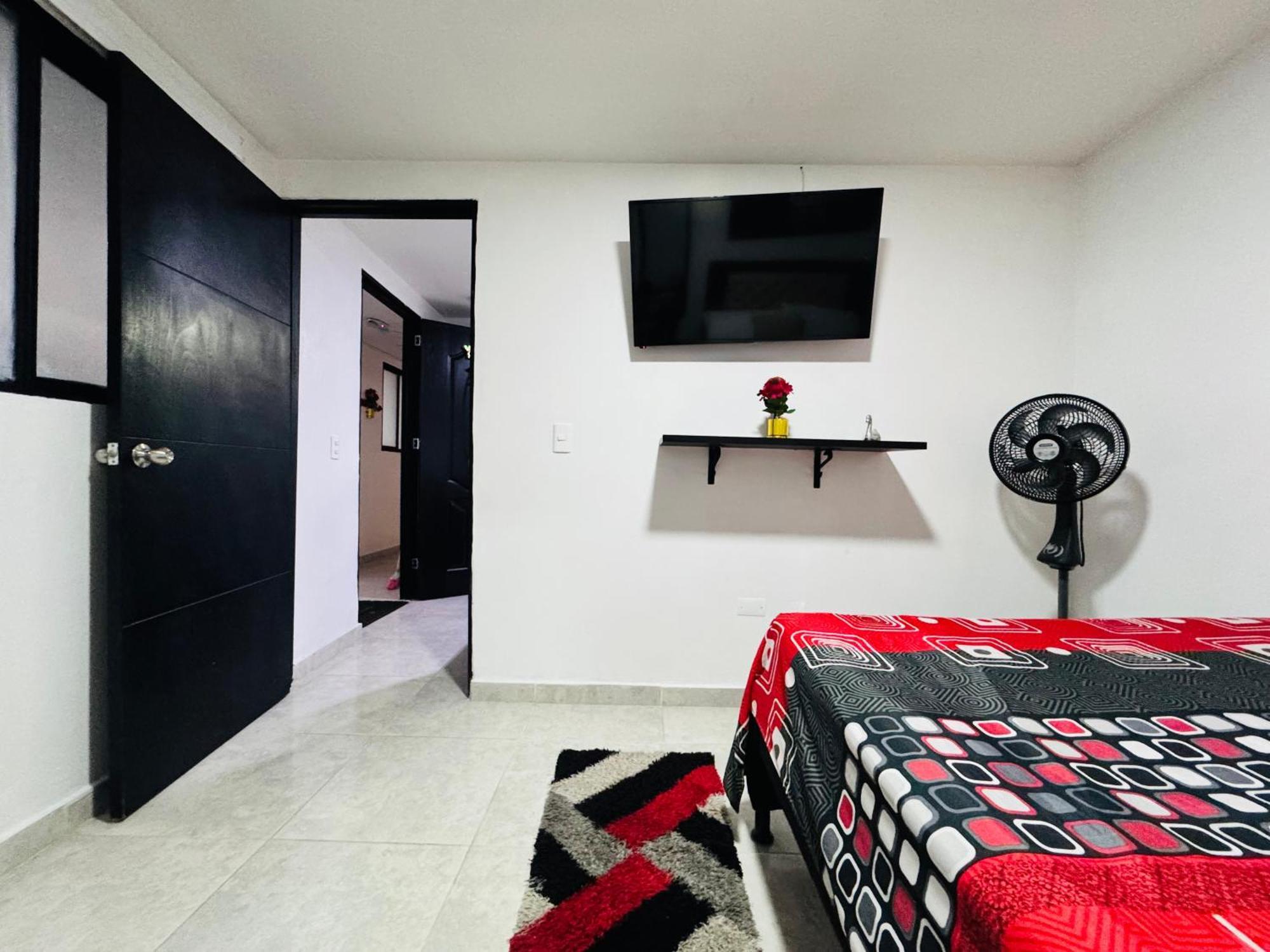 Victory Apartments: Cozy With Wi-fi & Shared Terrace In Medellin