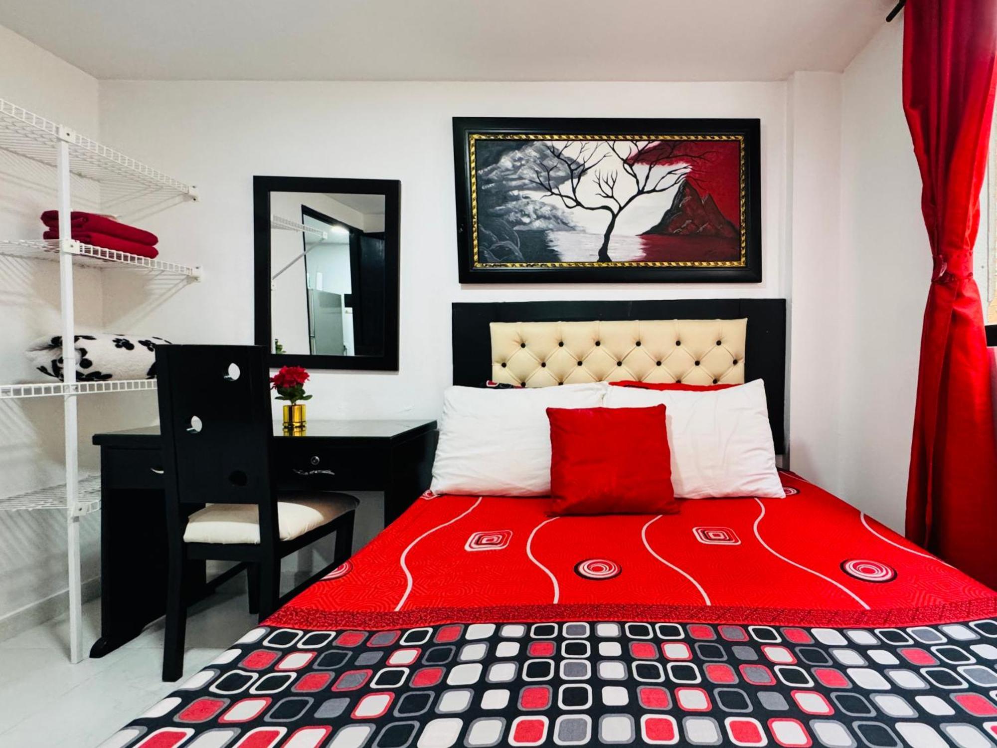Victory Apartments: Cozy With Wi-fi & Shared Terrace In *