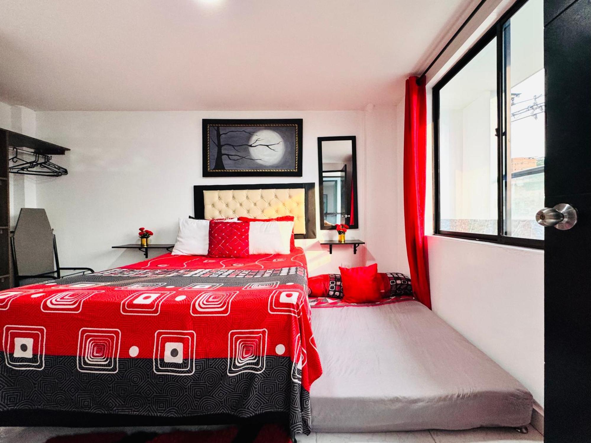 Victory Apartments: Cozy With Wi-fi & Shared Terrace In Apartment