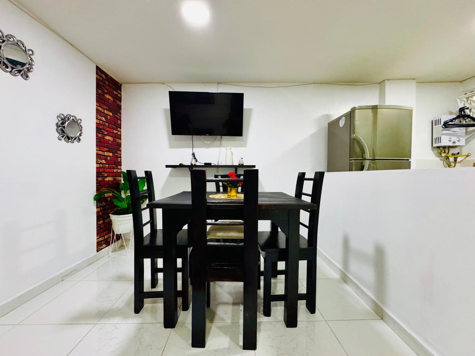 Apartment Victory Apartments: Cozy With Wi-fi & Shared Terrace In Medellin