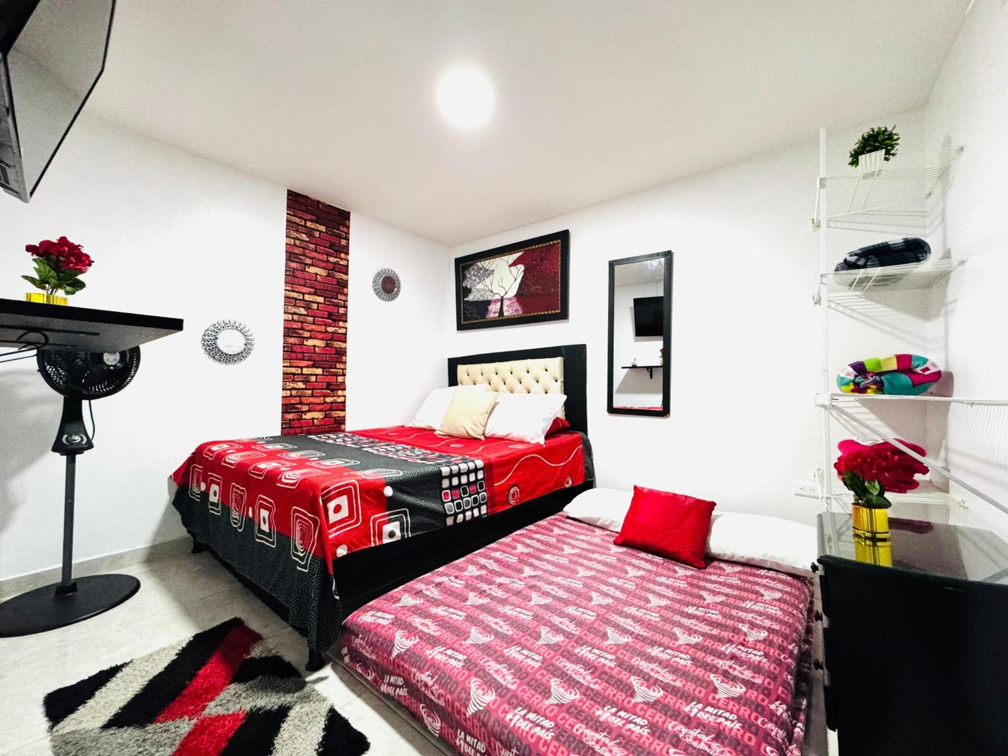 Victory Apartments: Cozy With Wi-fi & Shared Terrace In Apartment *