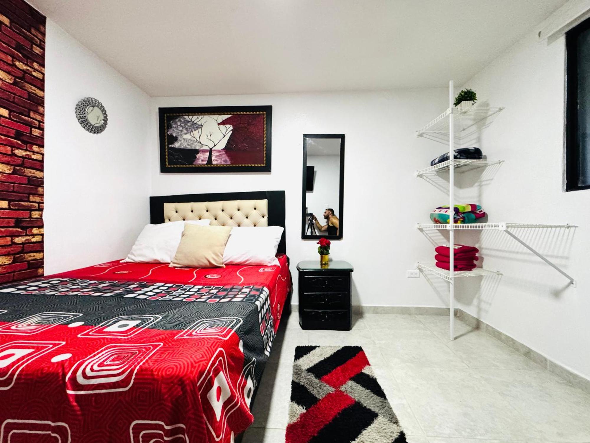 Victory Apartments: Cozy With Wi-fi & Shared Terrace In Medellin