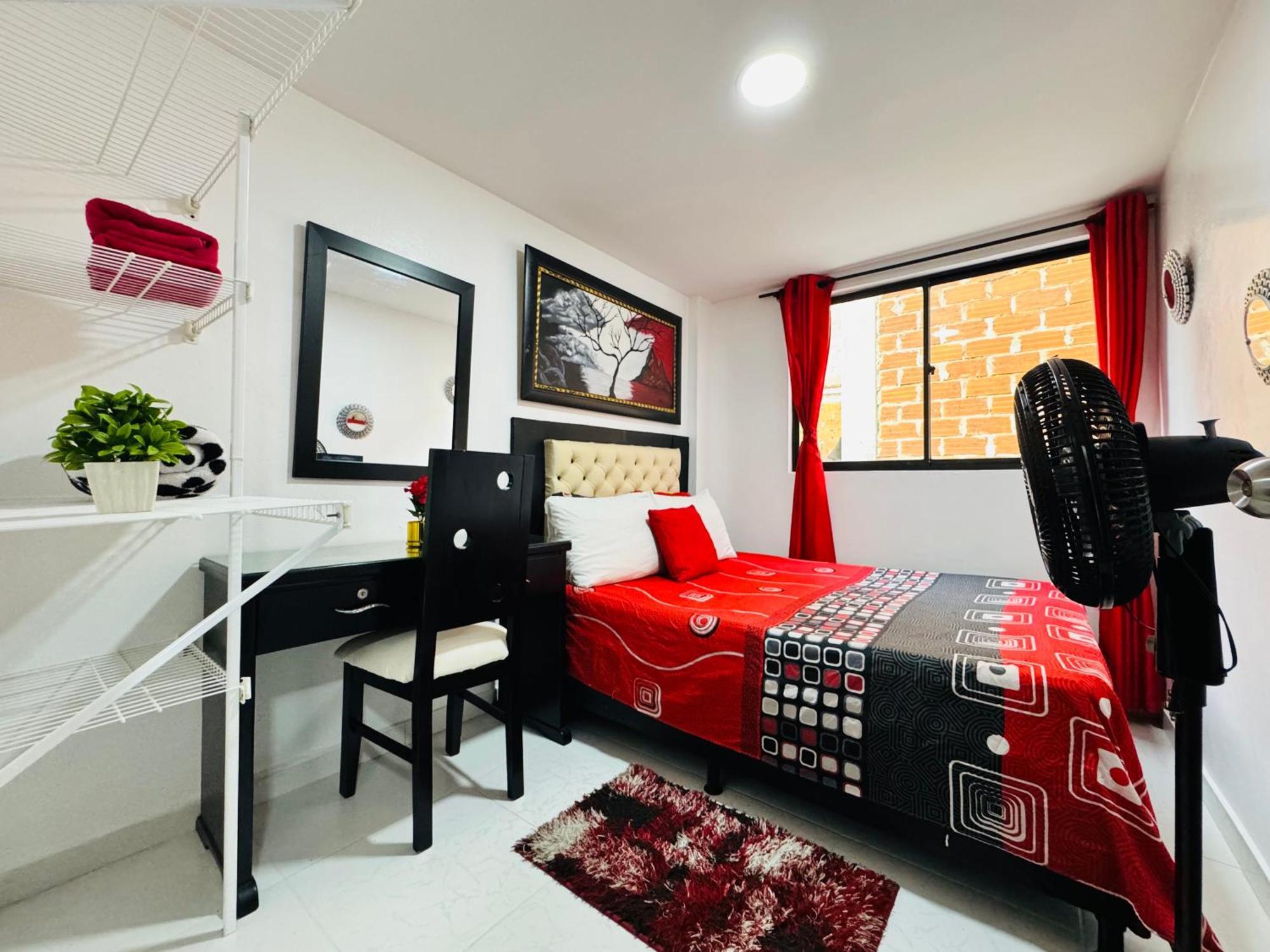Victory Apartments: Cozy With Wi-fi & Shared Terrace In