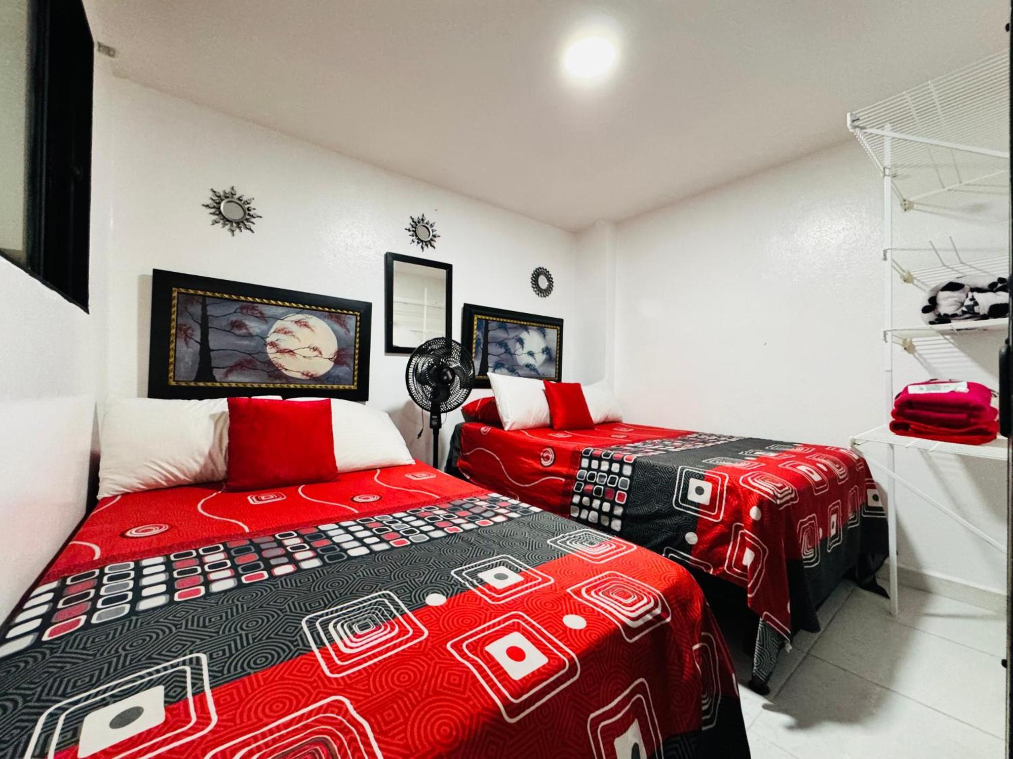 Victory Apartments: Cozy With Wi-fi & Shared Terrace In Apartment Medellin