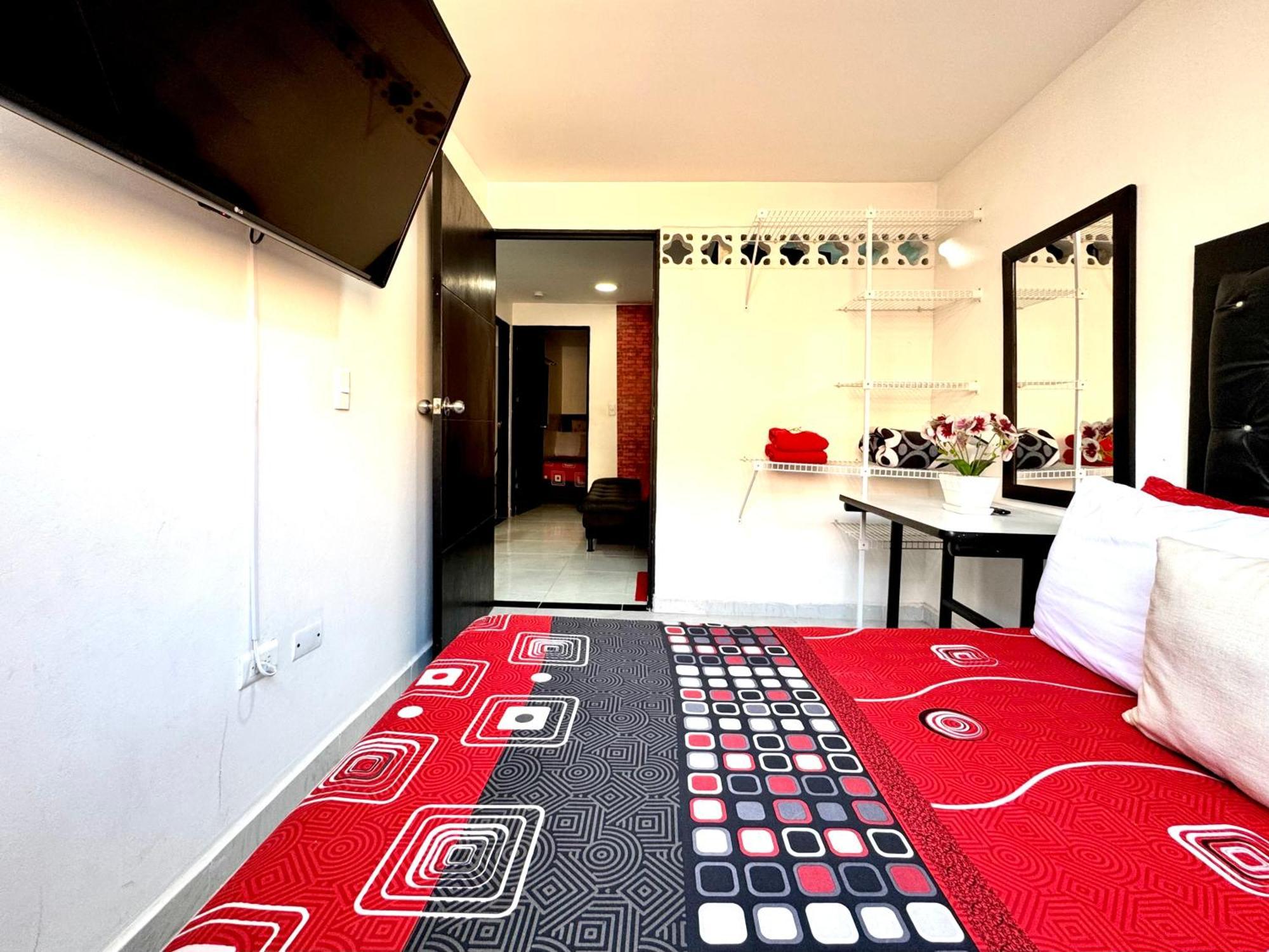 Victory Apartments: Cozy With Wi-fi & Shared Terrace In Medellin