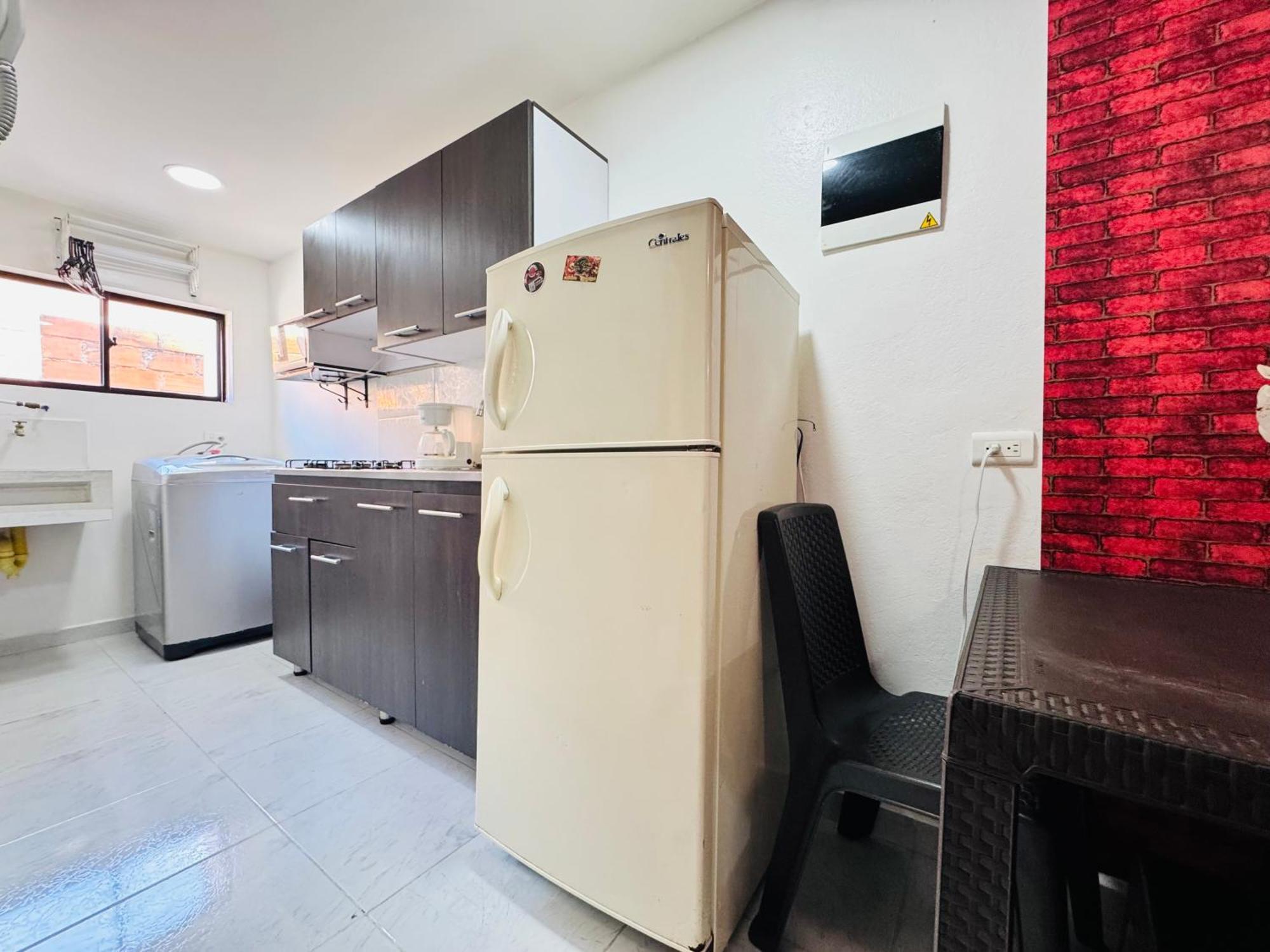 Victory Apartments: Cozy With Wi-fi & Shared Terrace In