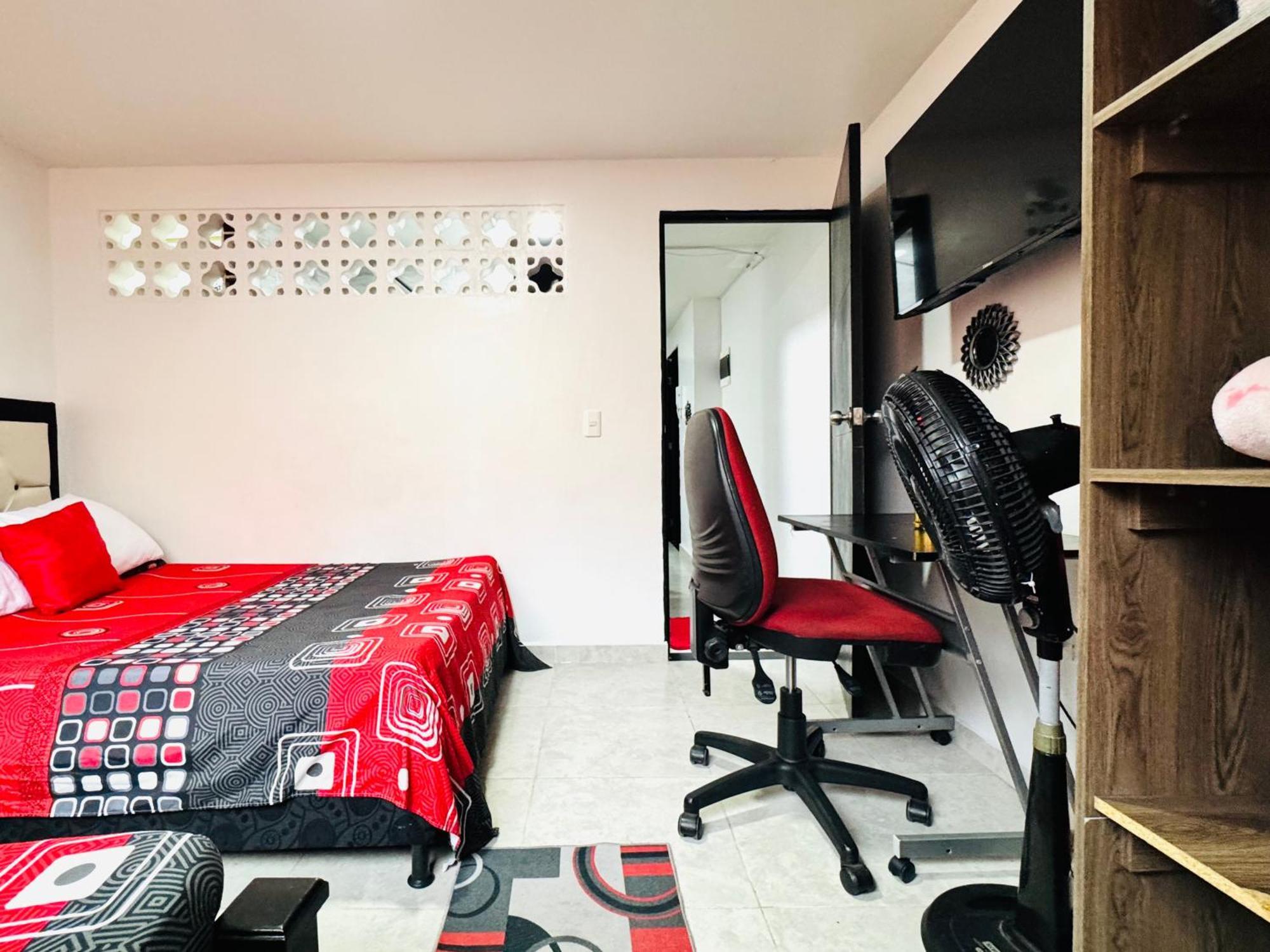 Apartment Victory Apartments: Cozy With Wi-fi & Shared Terrace In Medellin