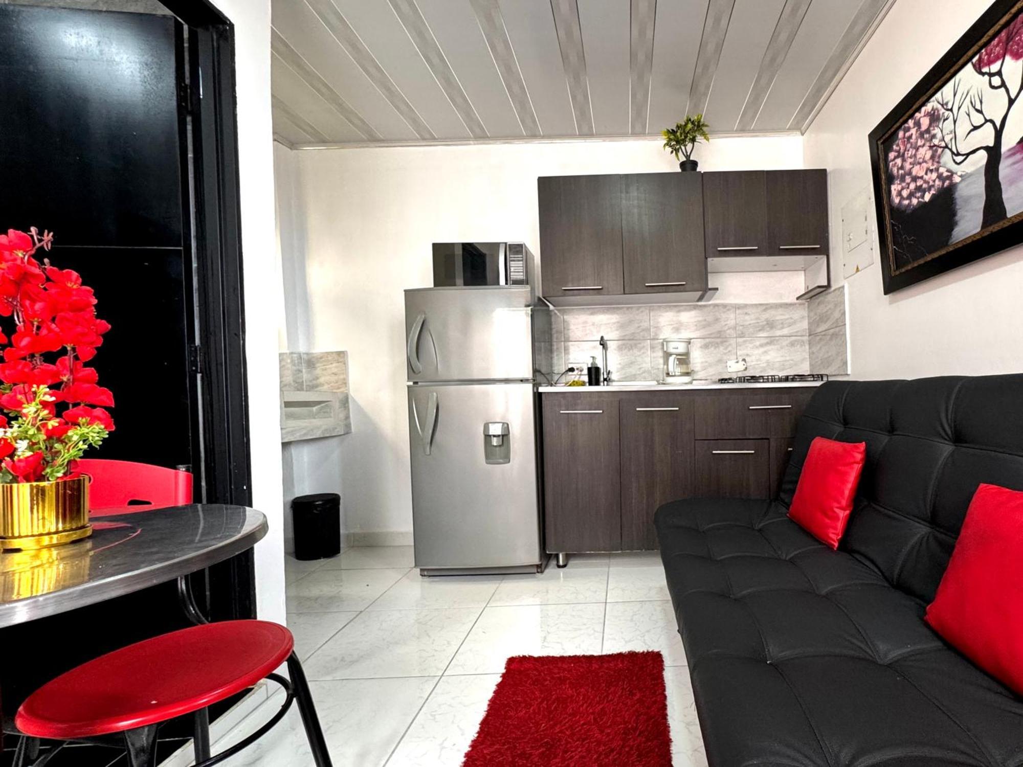 Victory Apartments: Cozy With Wi-fi & Shared Terrace In Medellin