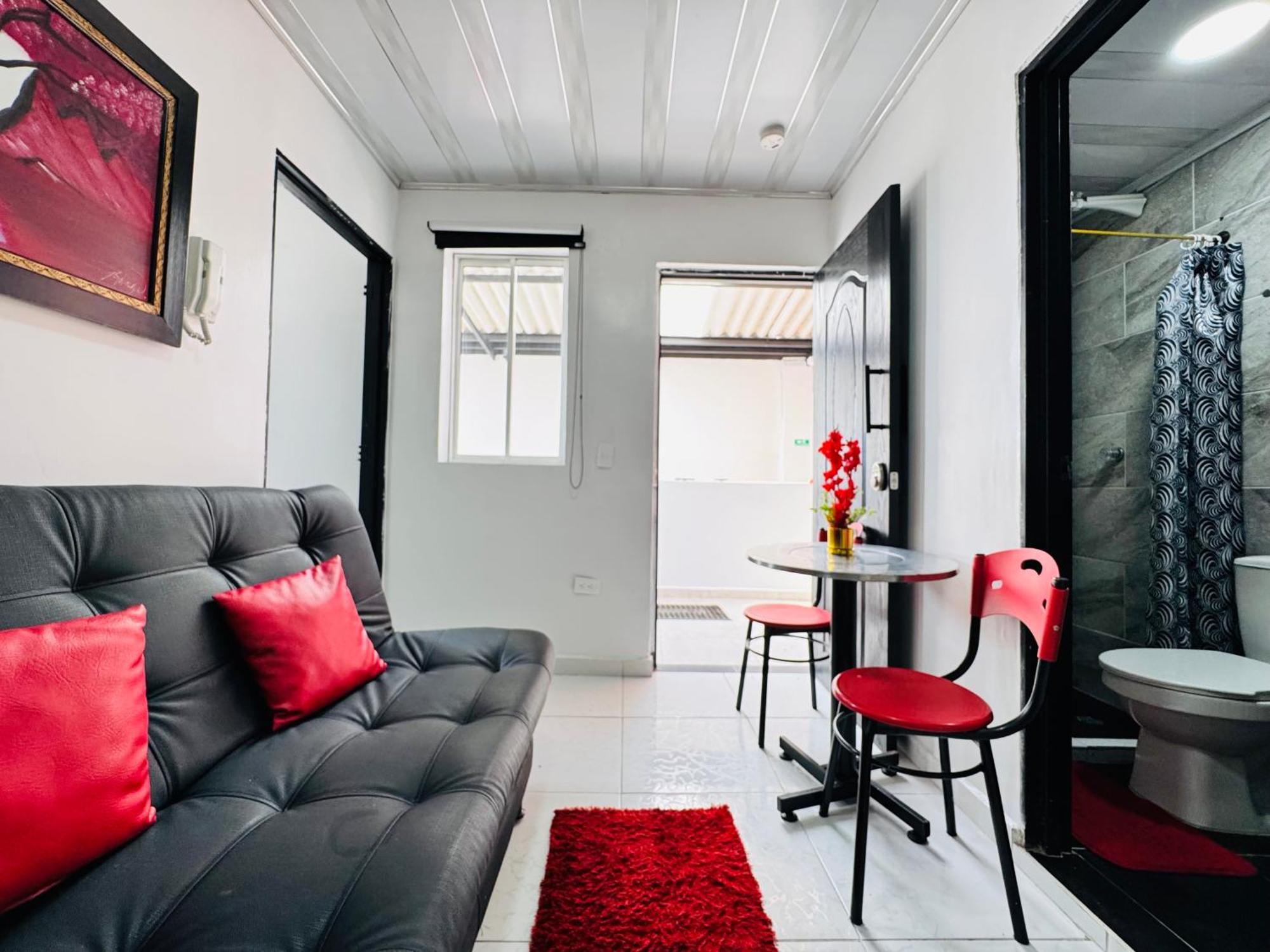 Victory Apartments: Cozy With Wi-fi & Shared Terrace In Apartment *