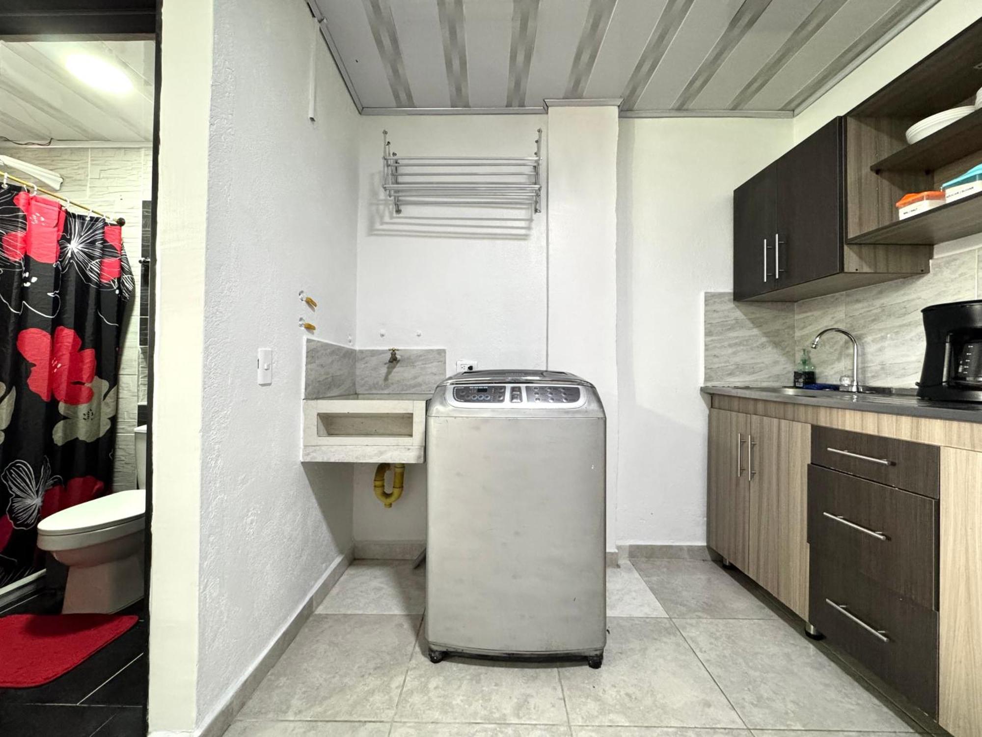 Victory Apartments: Cozy With Wi-fi & Shared Terrace In Apartment Medellin
