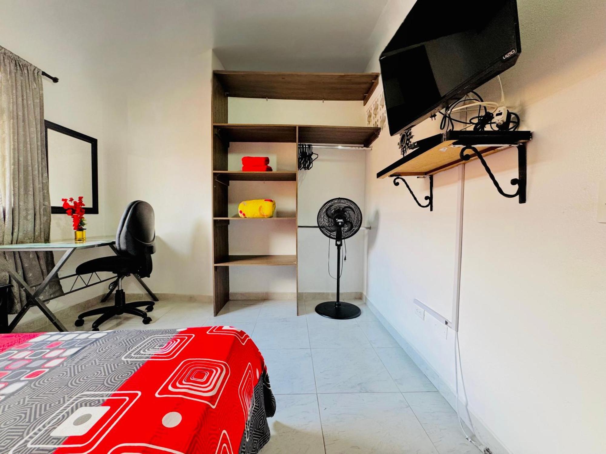 Victory Apartments: Cozy With Wi-fi & Shared Terrace In Apartment Medellin